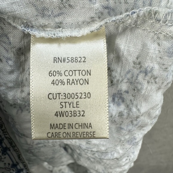 Max Studio Women's 1X Blue Ditsy Floral Peasant Top Boho Square Neck - Picture 3 of 8